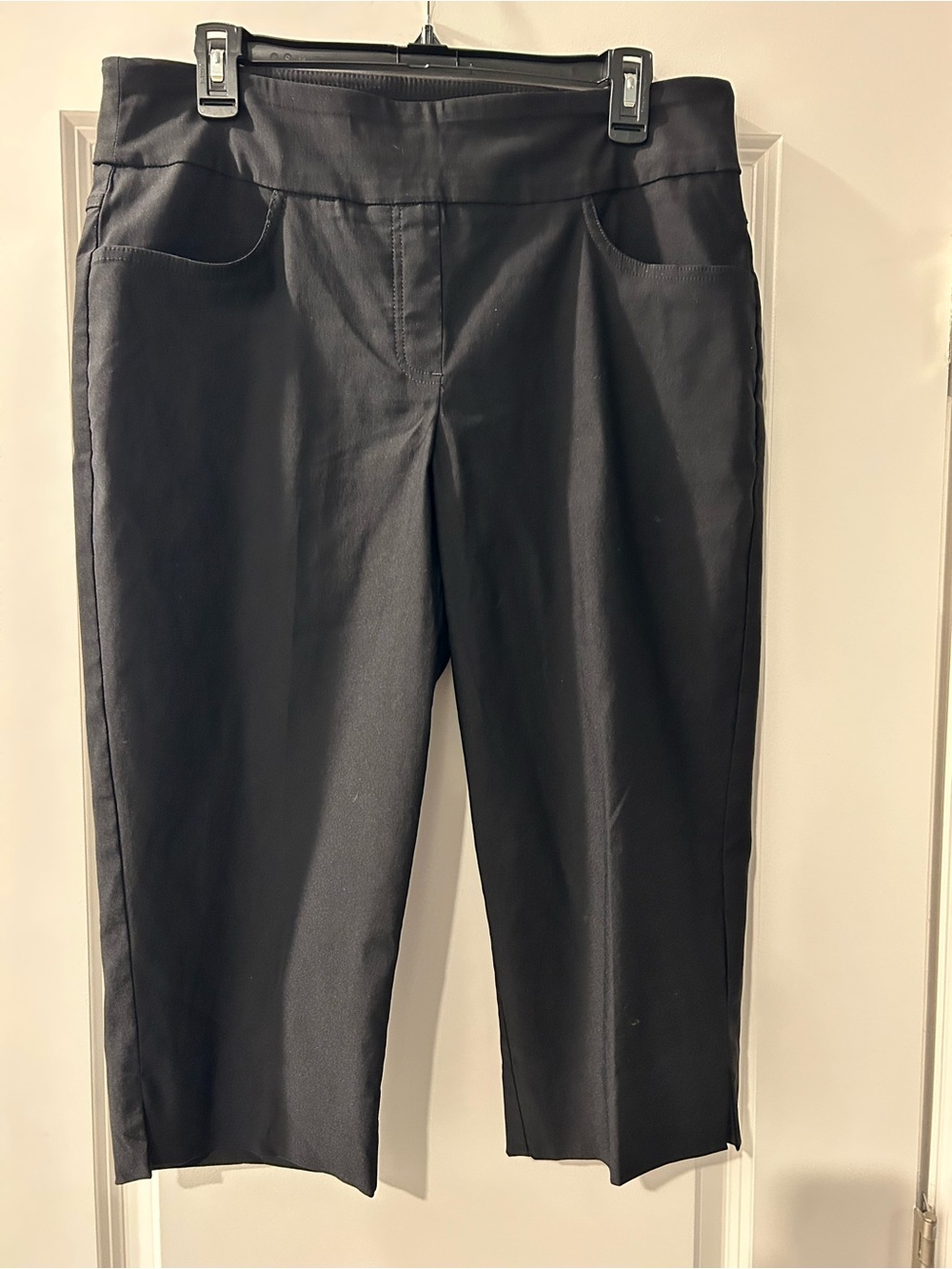 Ruby Rd. Black Cropped Pull-On Capri Pants